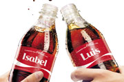 Diseño del PLV de 'Comparte una Coca-Cola con...'